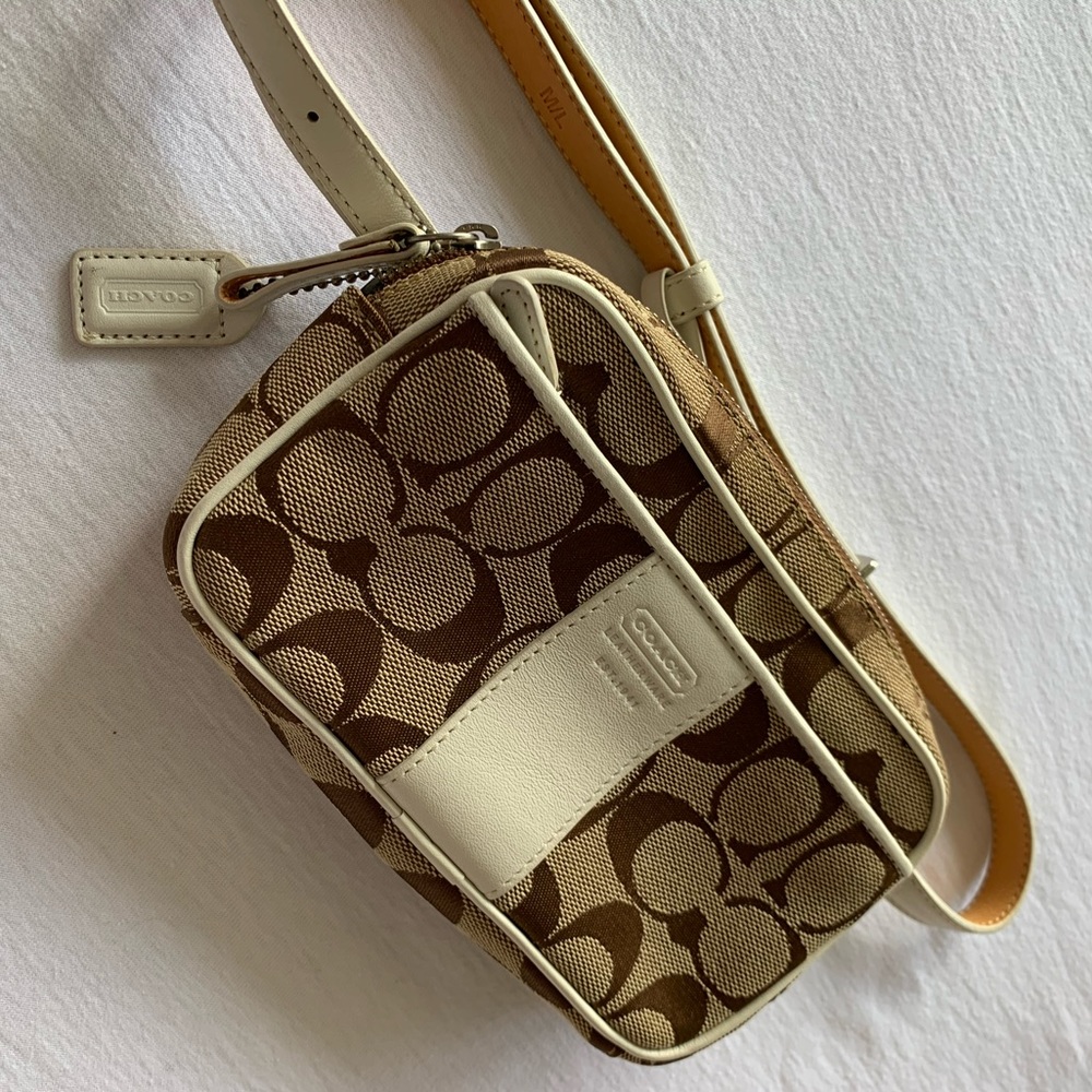 Authentic Coach waist pouch - Picture 2 of 7